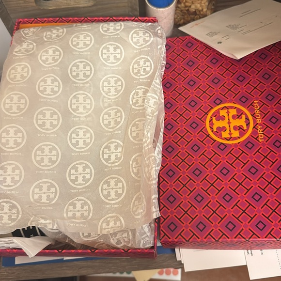 Tory Burch Clover Court Sneaker - Purity/Perfect Black - Size 6.5 - Picture 4 of 6